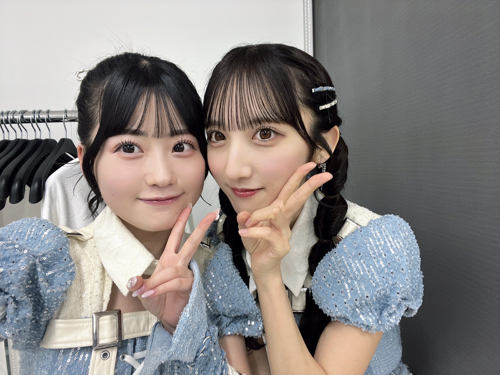 布袋百椛と長友彩海の写真