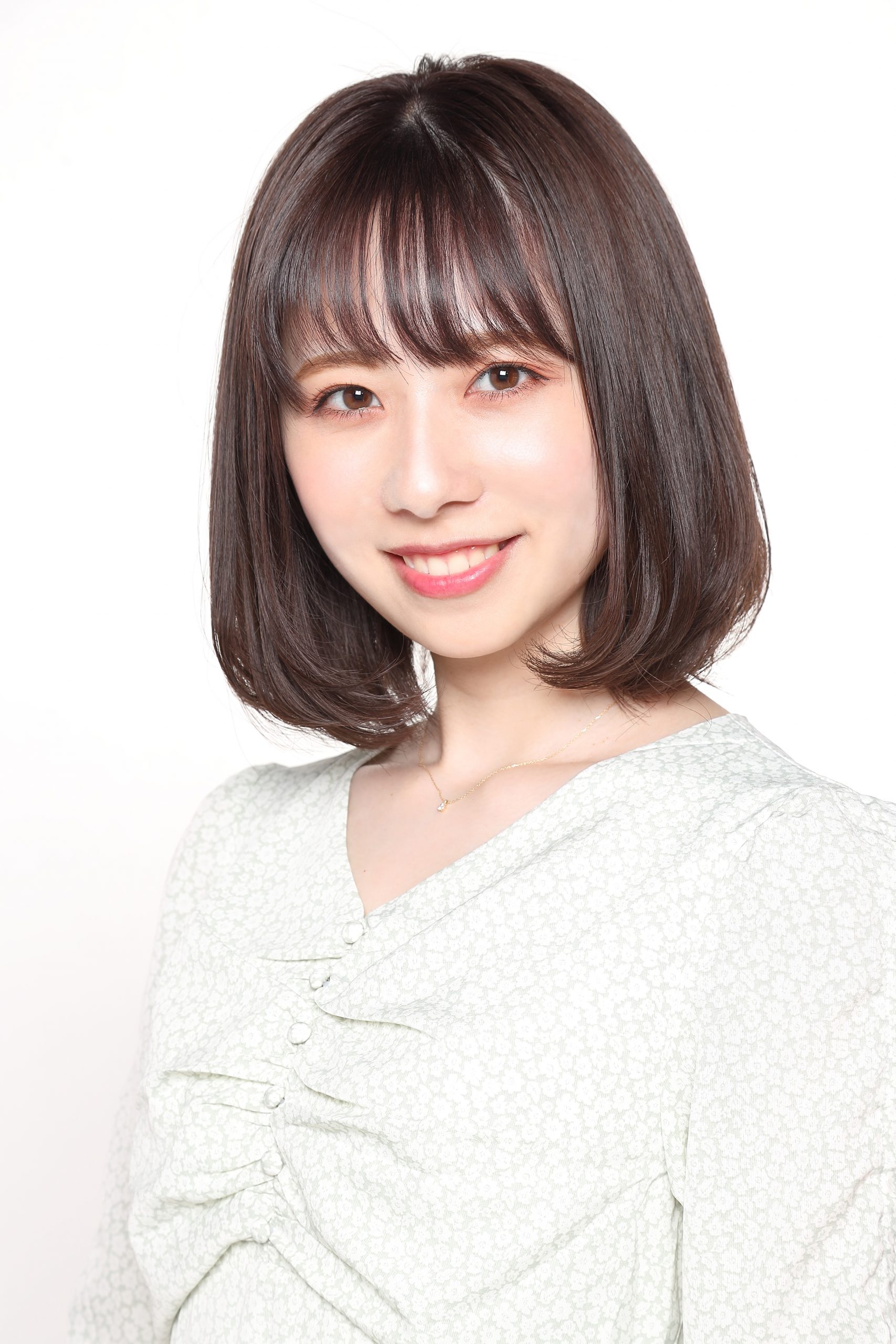 岡田彩花の写真