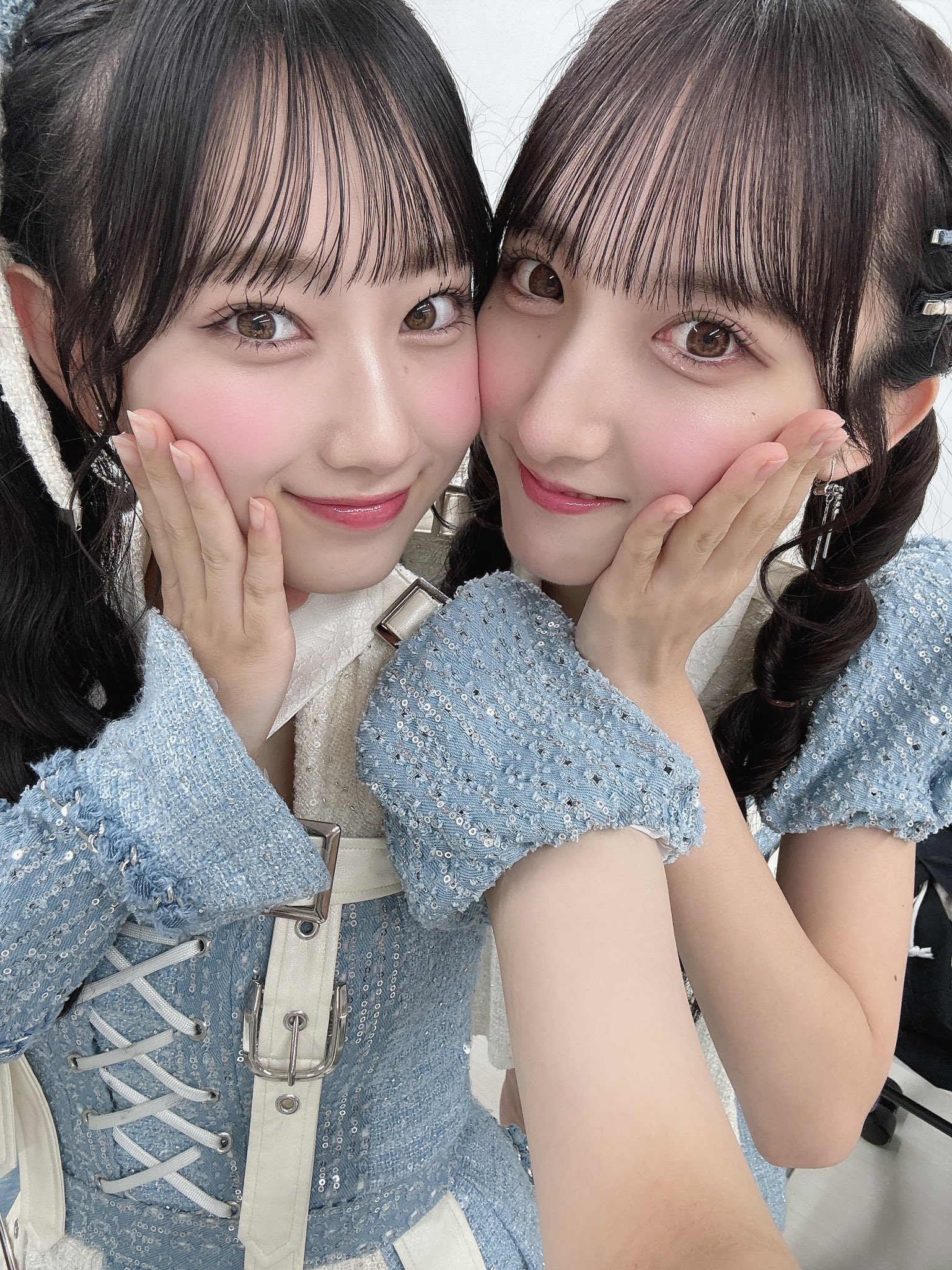 徳永羚海と長友彩海の写真